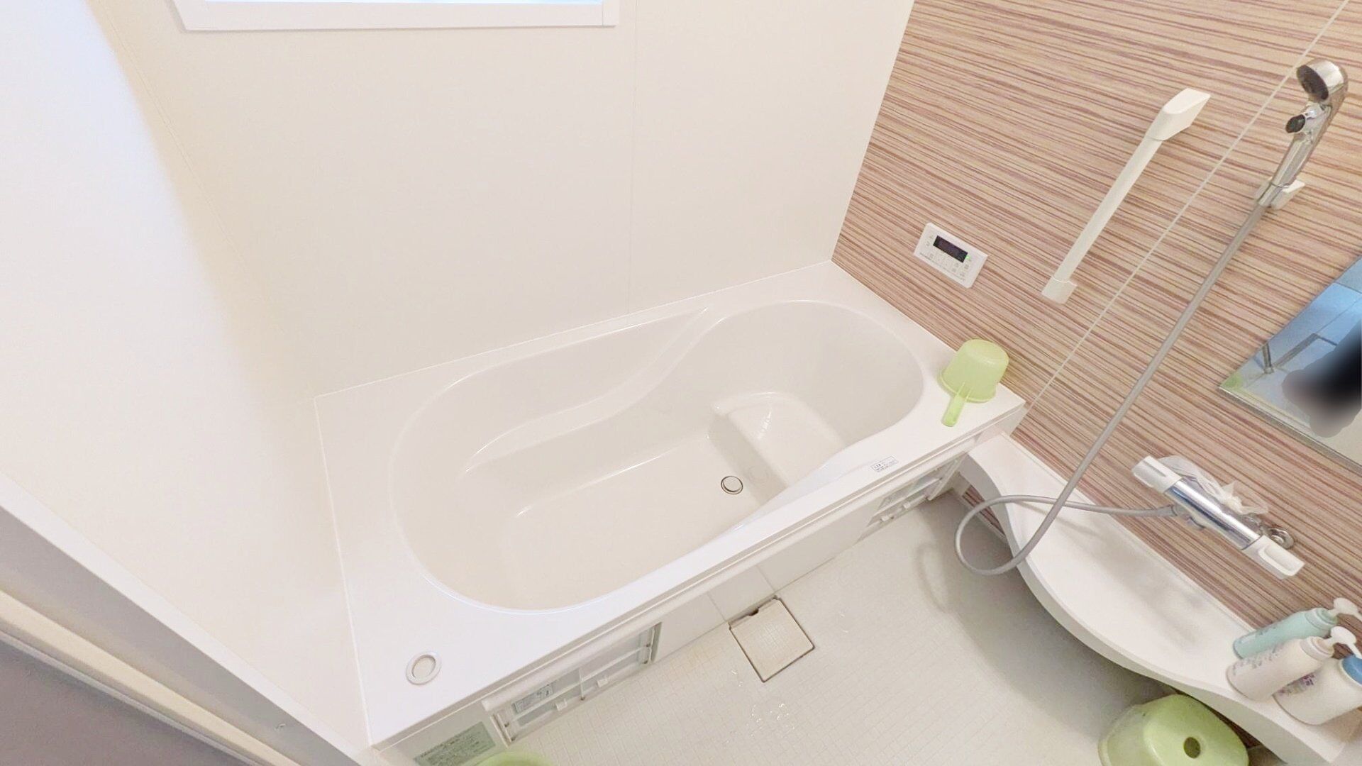 見沼区大谷店舗付き住宅　約49㎡の店舗スペース＋ゆとりある和室2部屋。