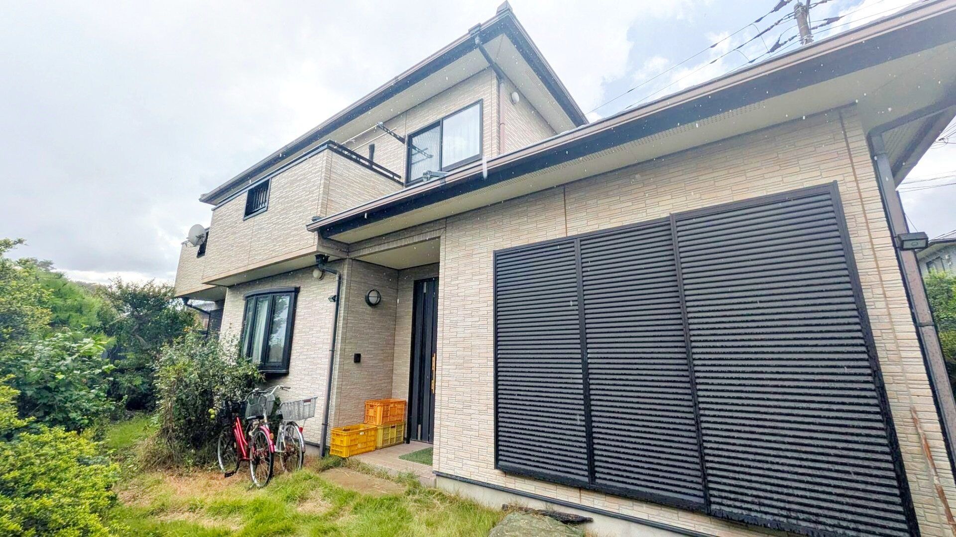 本地86坪にお庭やカースペースに使える60坪の敷地に48坪の大型住宅　　 別宅で使用してたのでとてもきれいな状態です